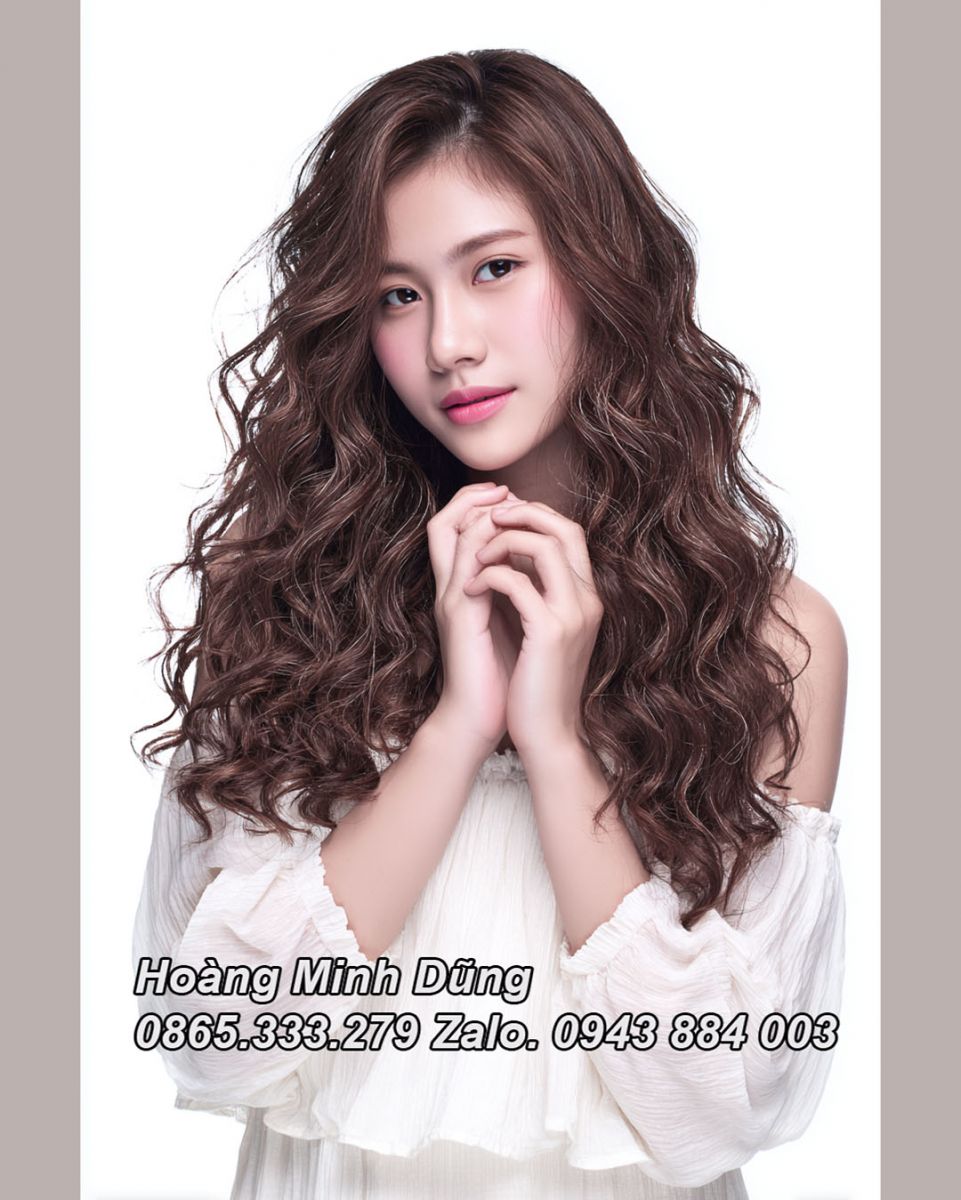 Kiểu tóc uốn trẻ trung hợp xu hướng tại Gò Vấp